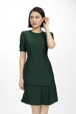 Đầm chữ A cổ tròn tùng cách điệu